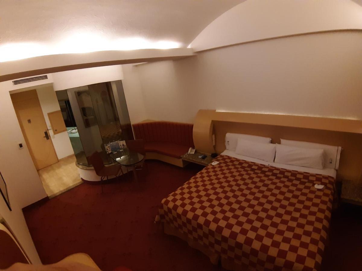Auto Hotel Legaria Kota Meksiko Bagian luar foto